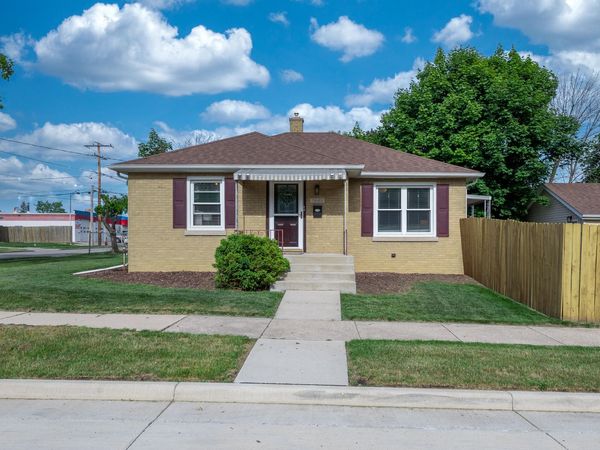 7005 40th Ave, Kenosha, WI 53142