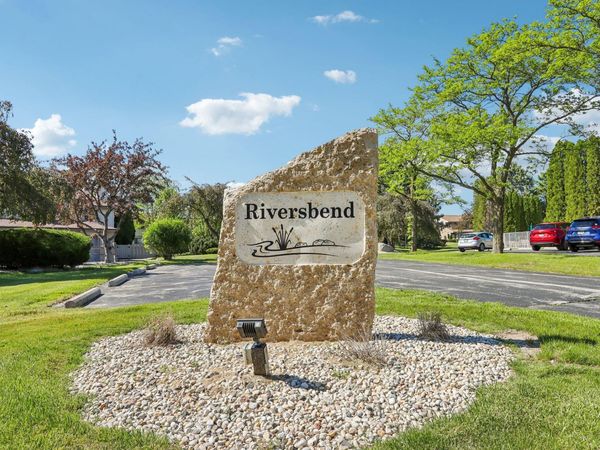 W178N9743 Riversbend Cir W, Germantown, WI 53022