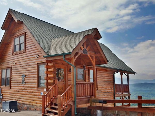 2212 Towering Hemlock Drive, Sevierville, TN 37876