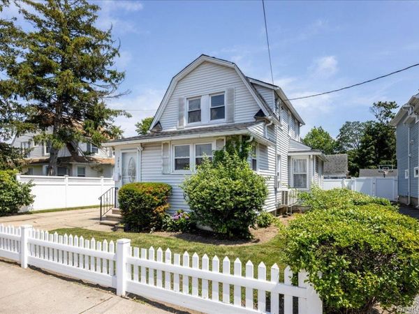 1019 Walsh Avenue , Woodmere, NY 11598