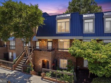 656 15TH STREET S, Unit 2, ARLINGTON, VA 22202