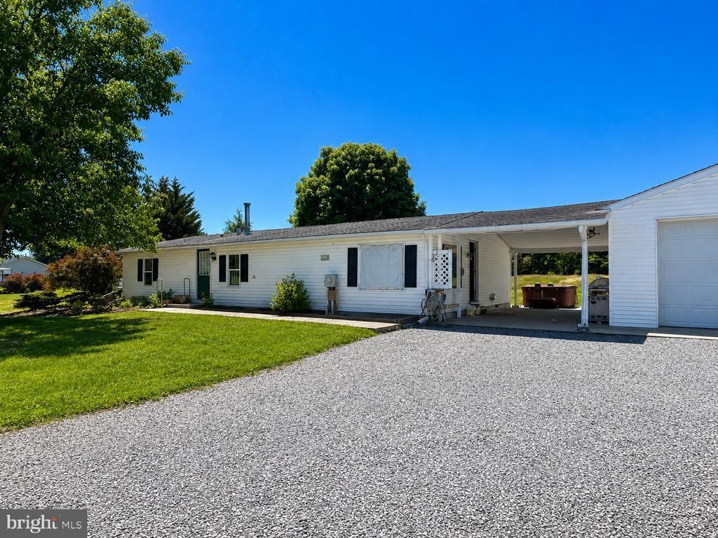526 PINE ROAD, CARLISLE, PA 17015