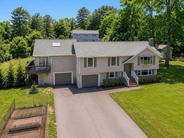 9 Oak Dr, Plainville, MA 02762