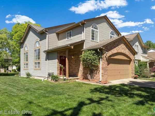 113 Algansee Drive , Troy, MI 48083