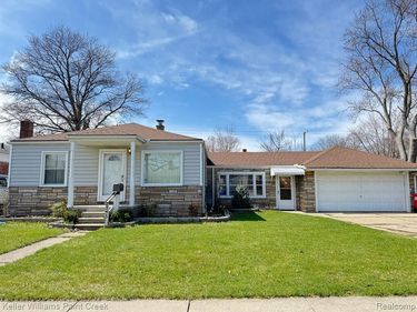 24275 Valley Avenue , Eastpointe, MI 48021