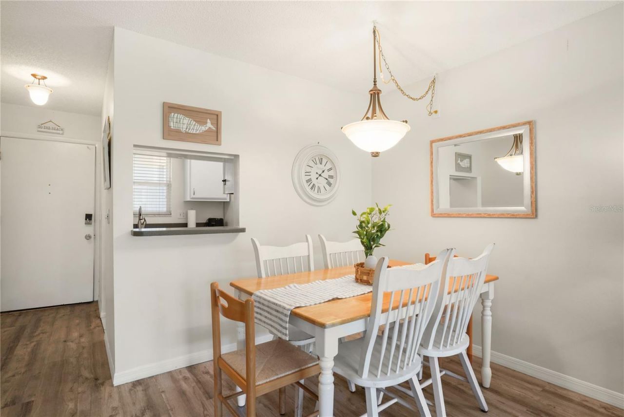 5673 Midnight Pass Road, Unit 201, Sarasota, FL 34242 Photo
