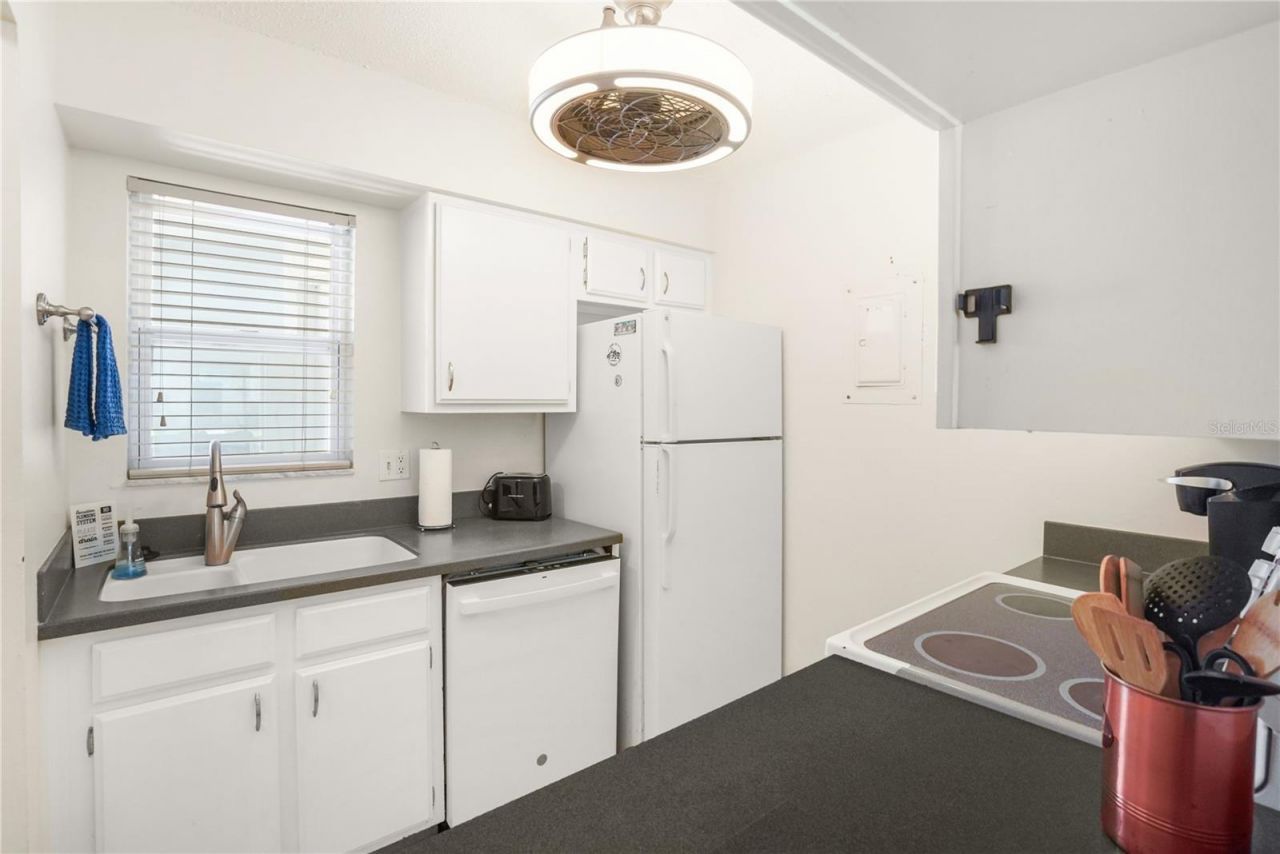 5673 Midnight Pass Road, Unit 201, Sarasota, FL 34242 Photo