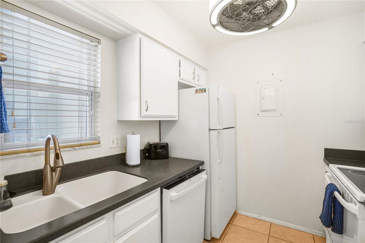 5673 Midnight Pass Road, Unit 201, Sarasota, FL 34242 Photo