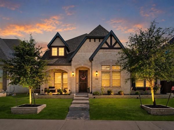 12543 Mercer Parkway , Farmers Branch, TX 75234