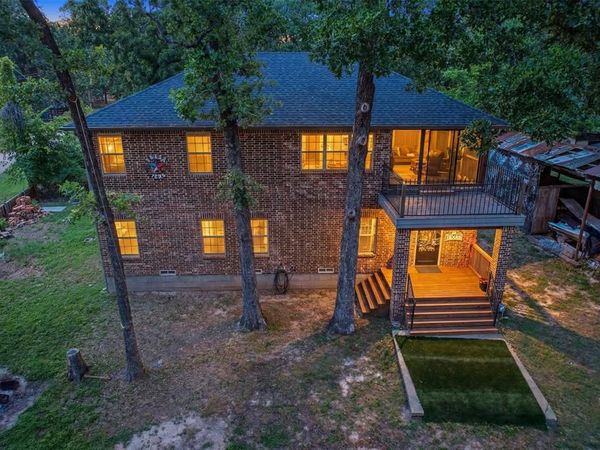 222 Wedgewood Drive , Mabank, TX 75156