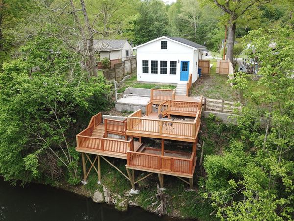 240 Fredonia Rd , Manchester, TN 37355