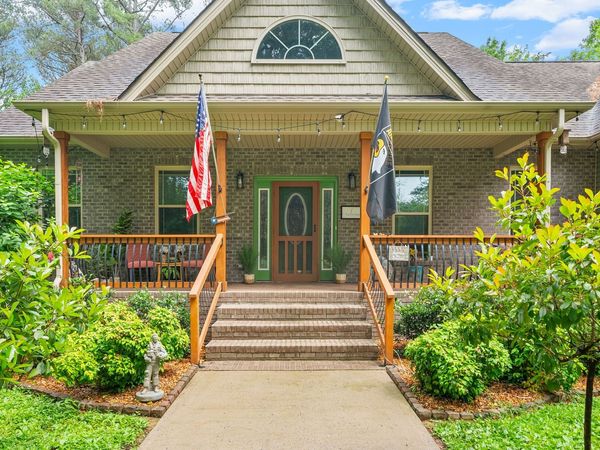 2700 Dover Rd , Woodlawn, TN 37191