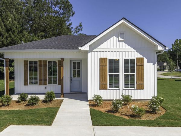 613 River Drive, Carrollton, GA 30117