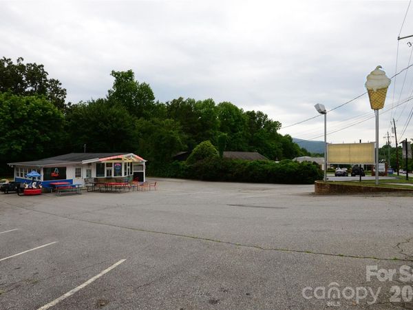 405 W State Street , Black Mountain, NC 28711