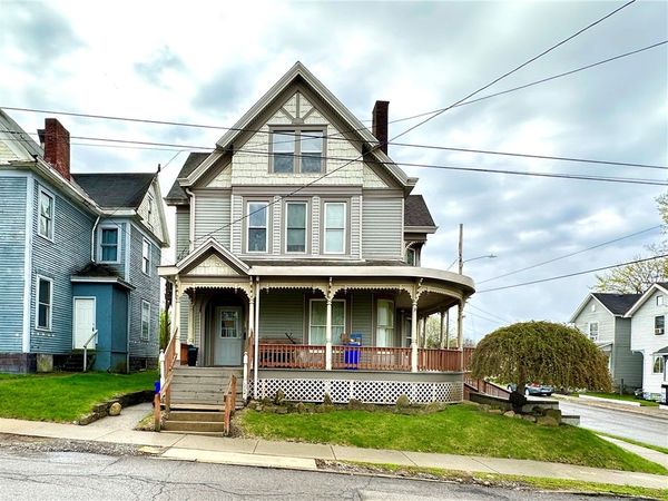 602 Court St , New Castle, PA 16101