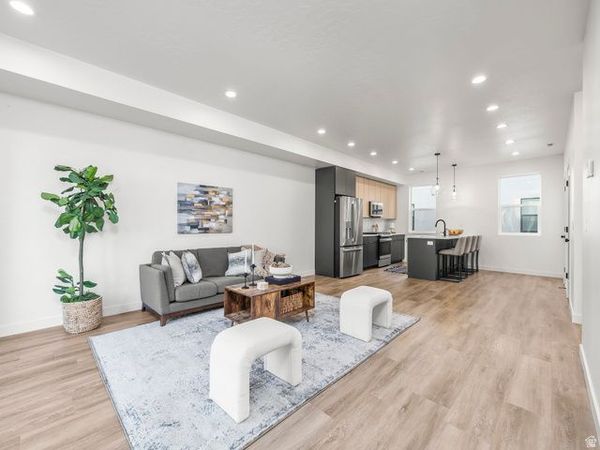 493 W 620 N, Unit 122, Centerville, UT 84014