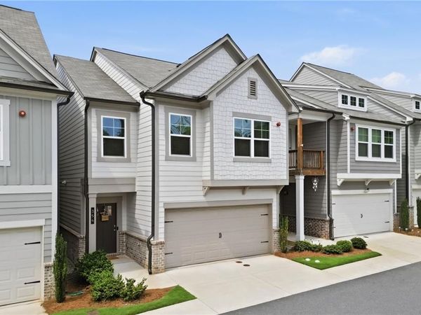 354 Hayden Circle , Woodstock, GA 30189