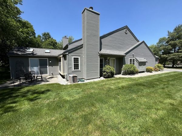 600 Ridgefield Cir, Unit A, Clinton, MA 01510