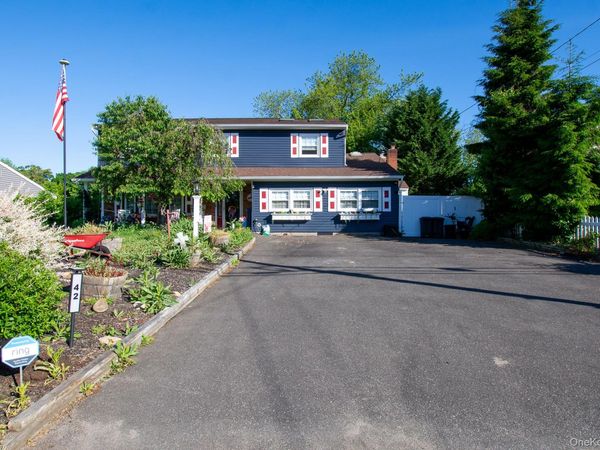 42 Ludlow Way , Oakdale, NY 11769