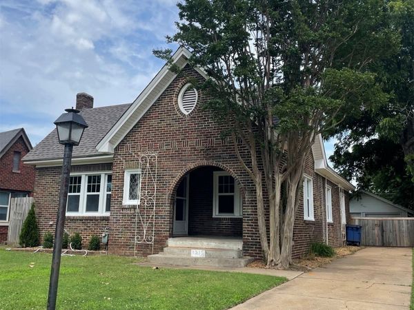 1315 S Jamestown Avenue , Tulsa, OK 74112