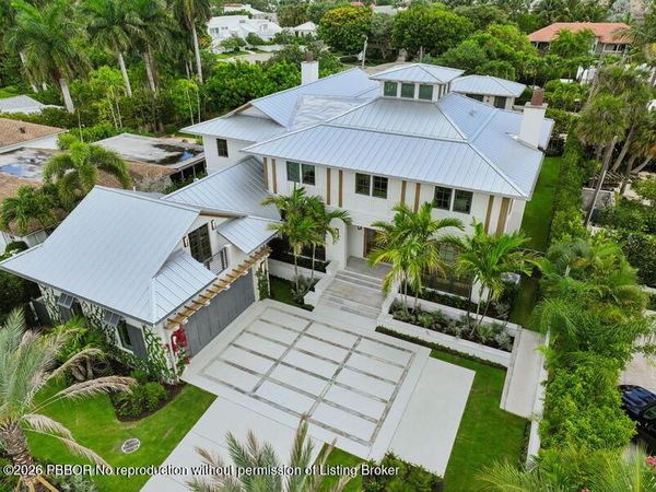 125 Worth Court N, West Palm Beach, FL 33405