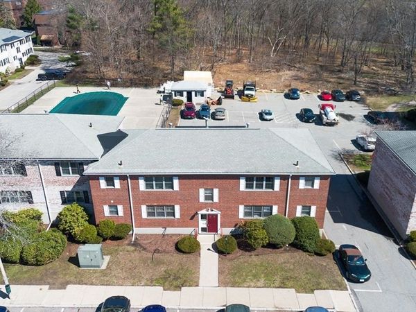 137 Lake Shore Rd, Unit 4, Boston, MA 02135
