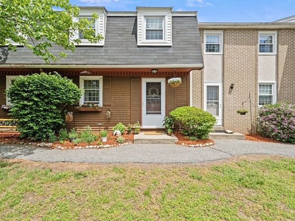 17 Cannongate Road, Unit 92, Tyngsborough, MA 01879
