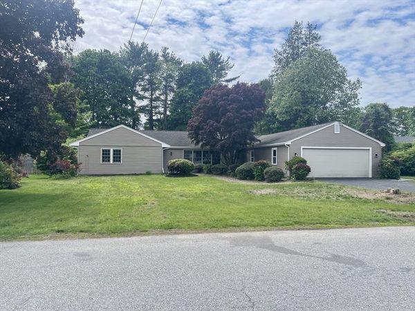 99 Homestead Cir, Hamilton, MA 01982