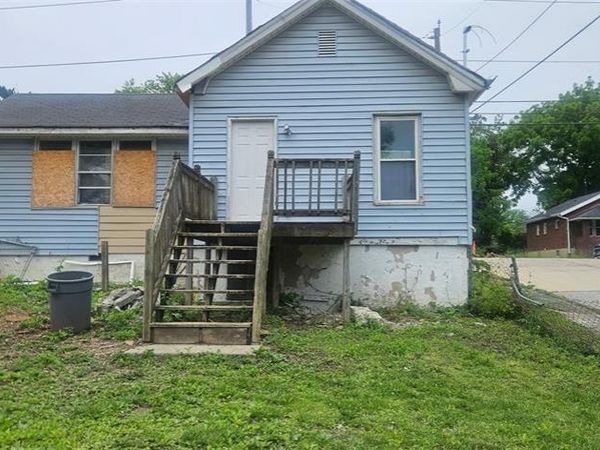 3914 N Hanley Road , Normandy, MO 63121