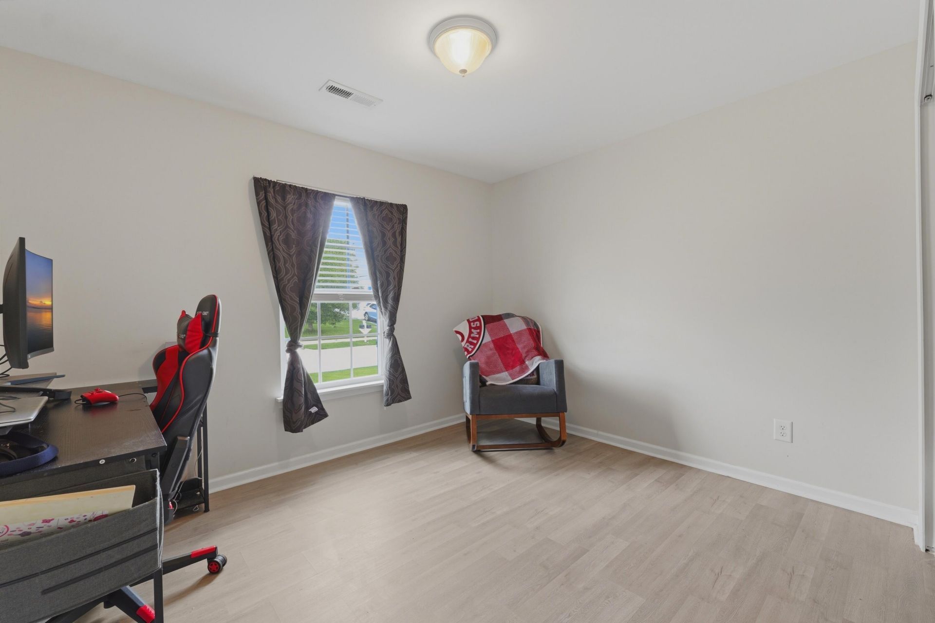 153 Tyger Street Photo 15