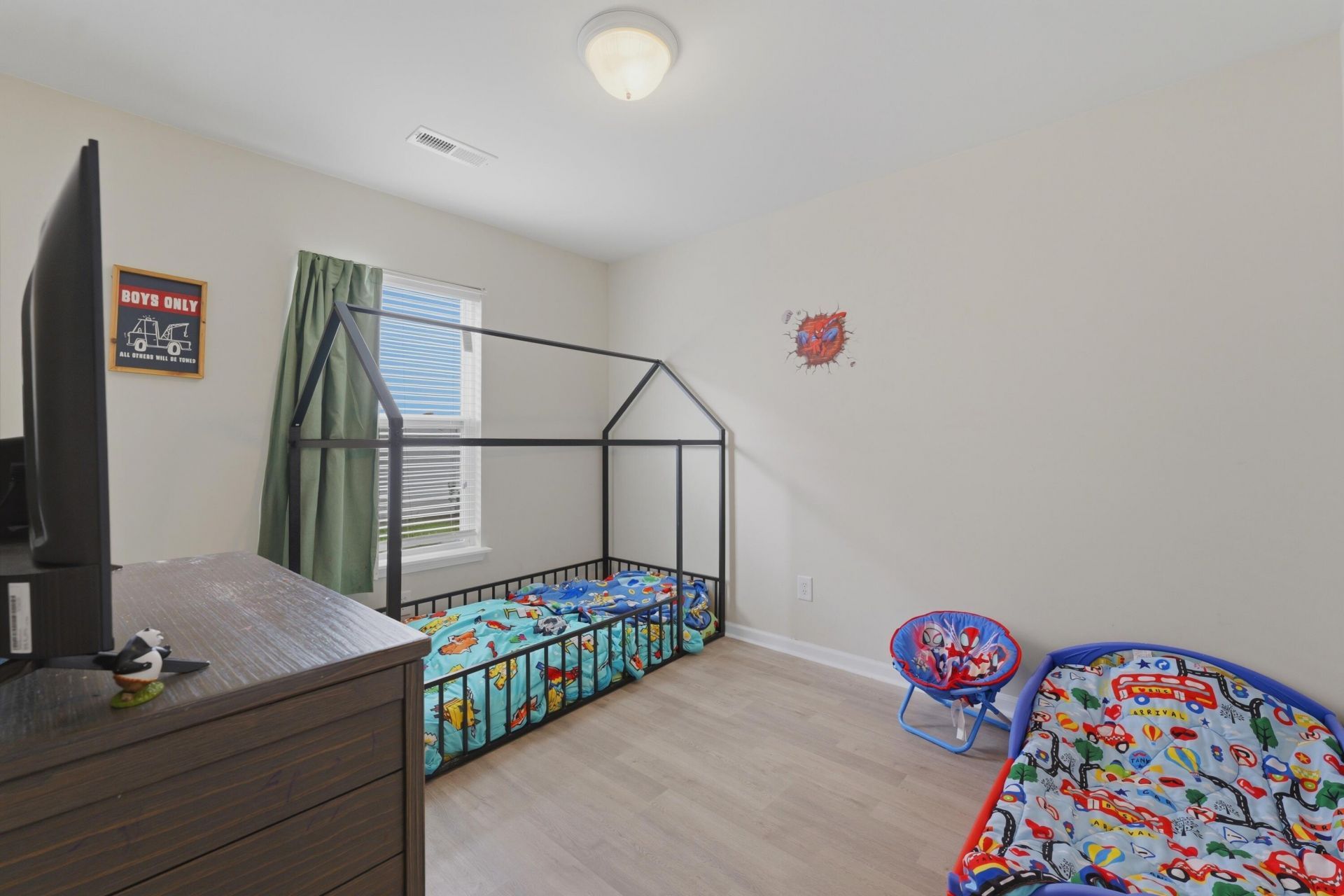 153 Tyger Street Photo 19