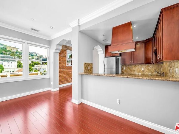 1236 N Flores Street , Unit 207, West Hollywood, CA 90069