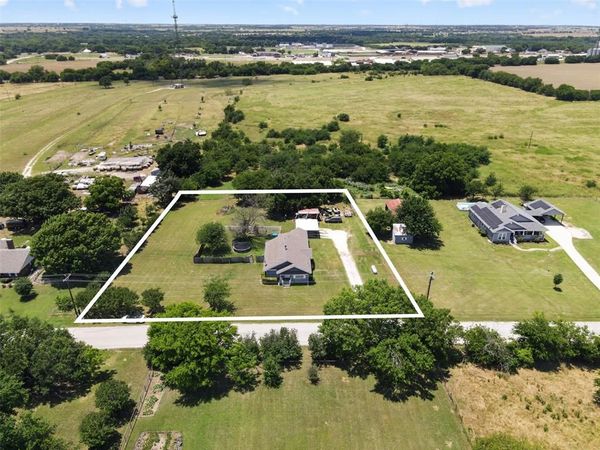 500 S Pecan Creek Trail, Valley View, TX 76272