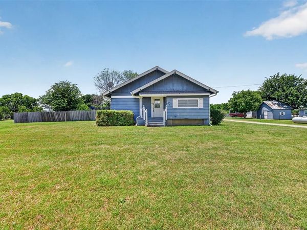 500 S Pecan Creek Trail, Valley View, TX 76272