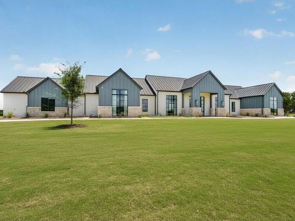 220 Cavalier Court, Strawn, TX 76475