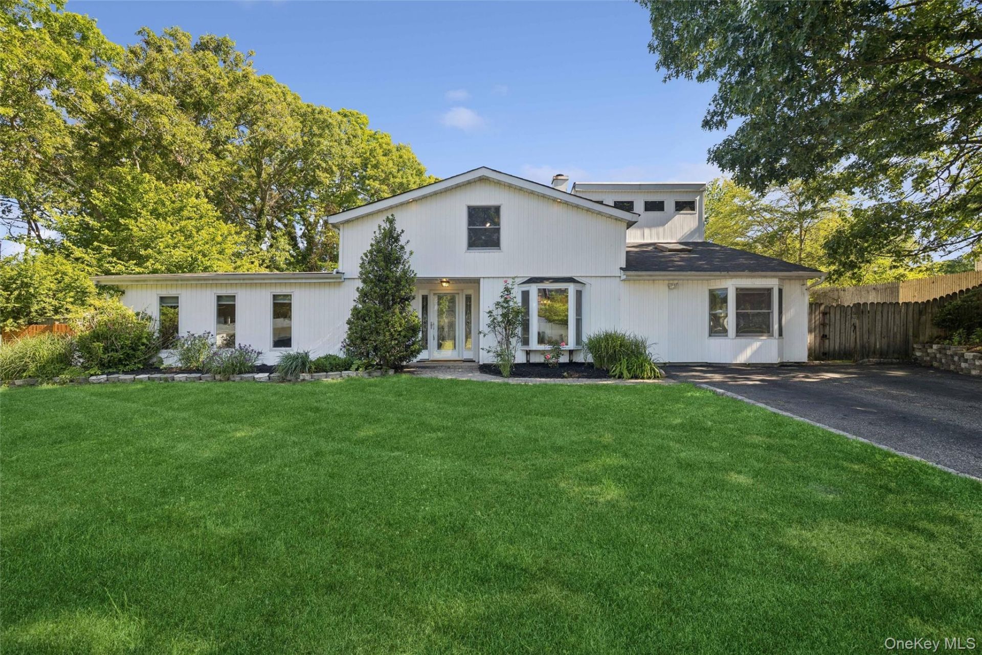 5 Grendon Lane, Farmingville, NY 11738 Main Photo