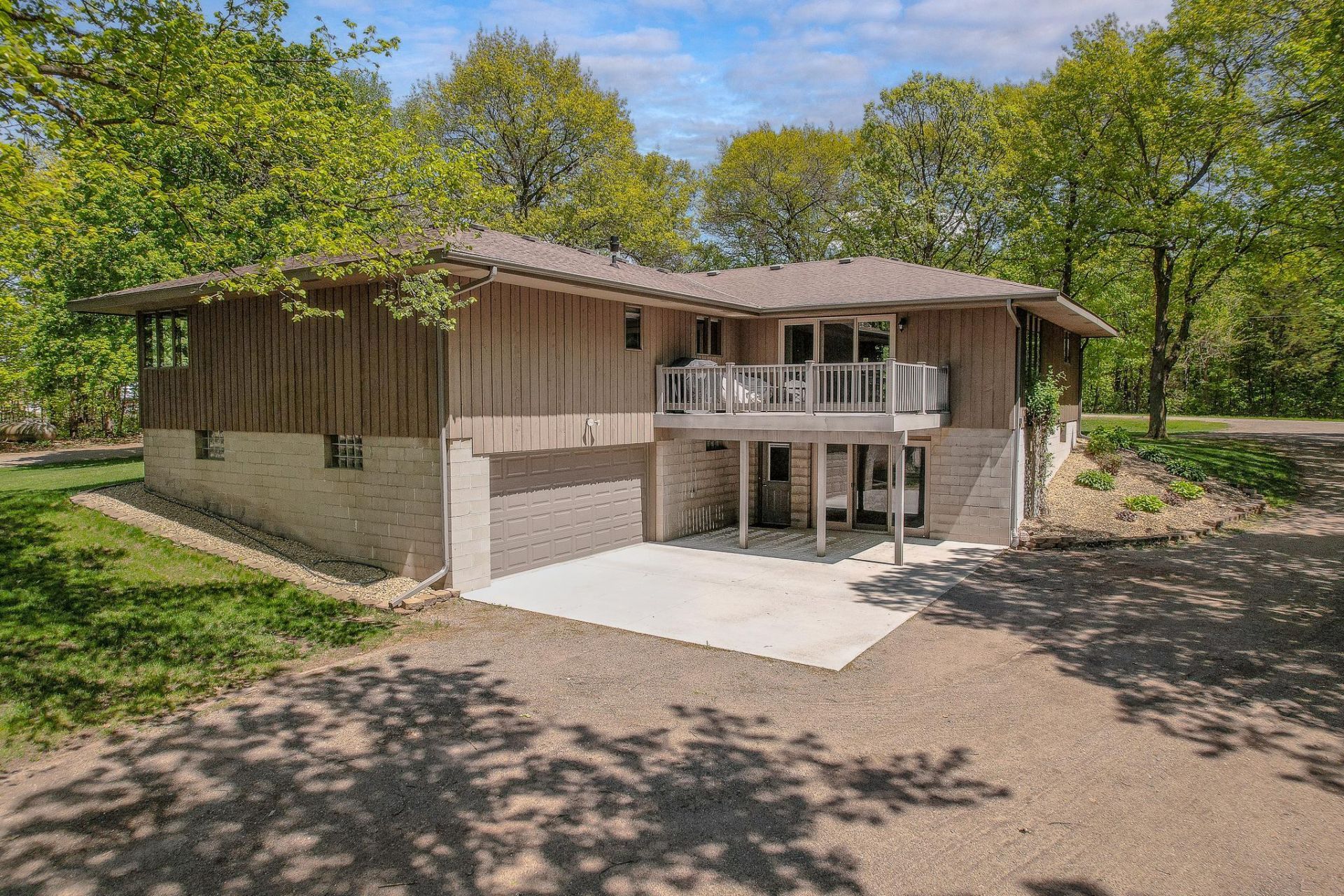 43453 105th Avenue , Holdingford, MN 56340