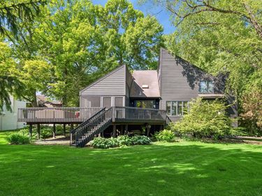 16890 5th Avenue N, Plymouth, MN 55447