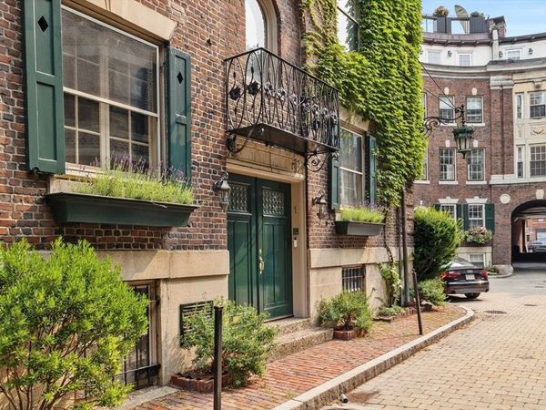 1 West Hill Place, Boston, MA 02114