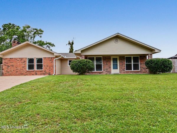 6309 J F Douglas Drive, Ocean Springs, MS 39564