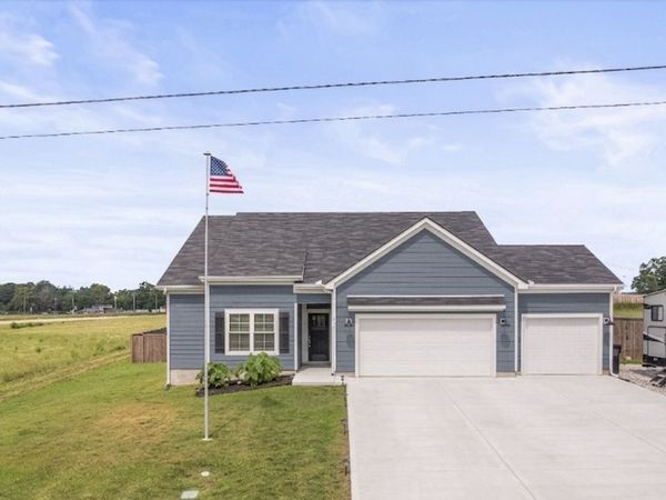 579 Mimosa Dr, Decherd, TN 37324