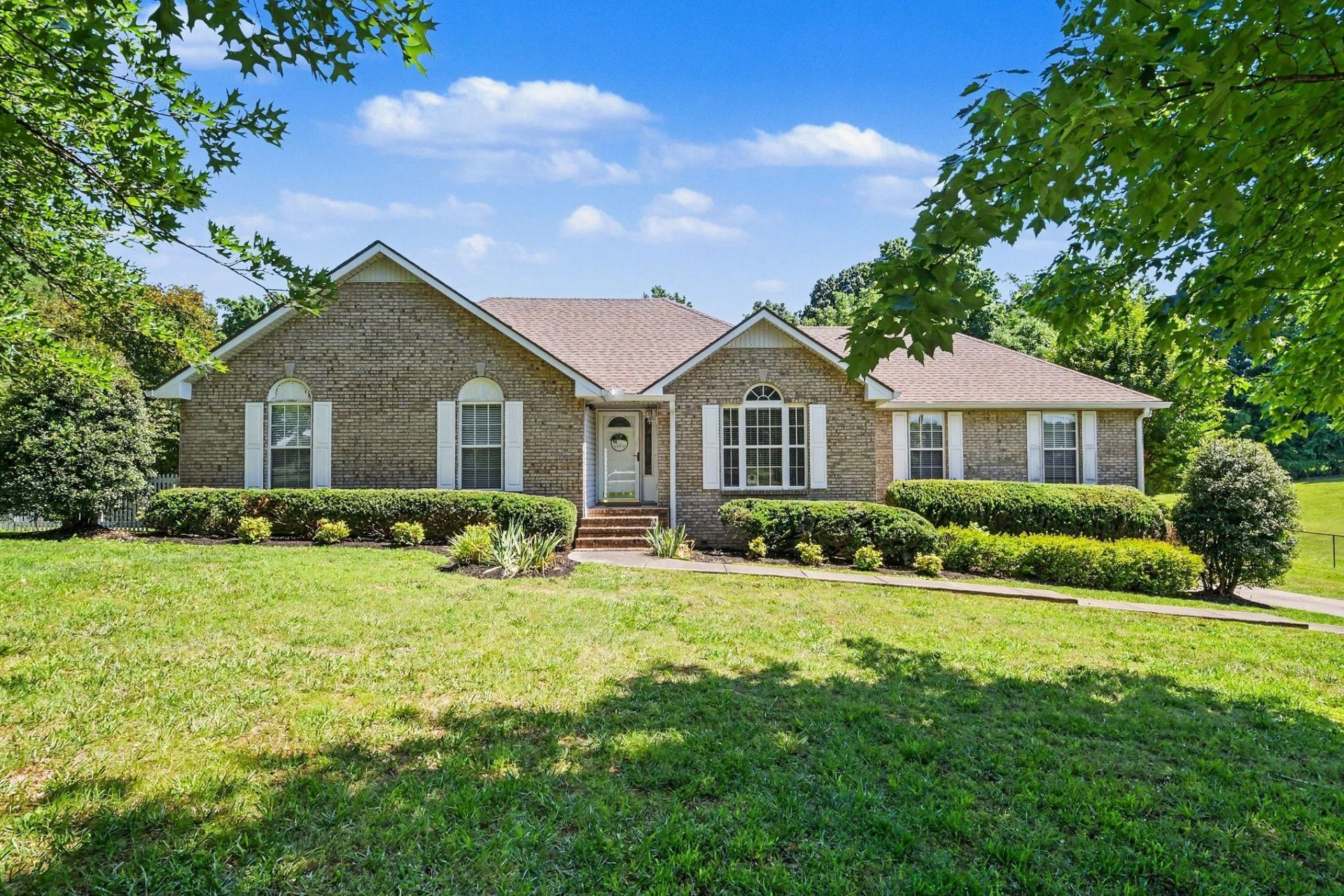 1029 Nina Dr, Springfield, TN 37172 Main Photo