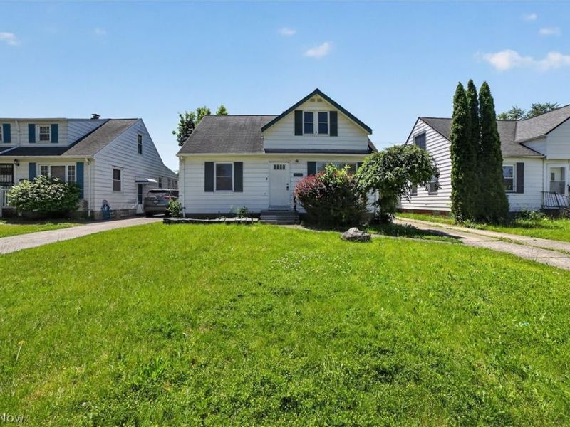 13776 Shady Oak Boulevard , Garfield Heights, OH 44125 Photo 1