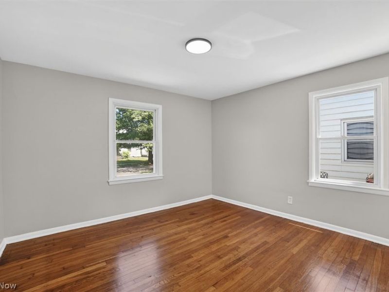 13776 Shady Oak Boulevard , Garfield Heights, OH 44125 Photo 12