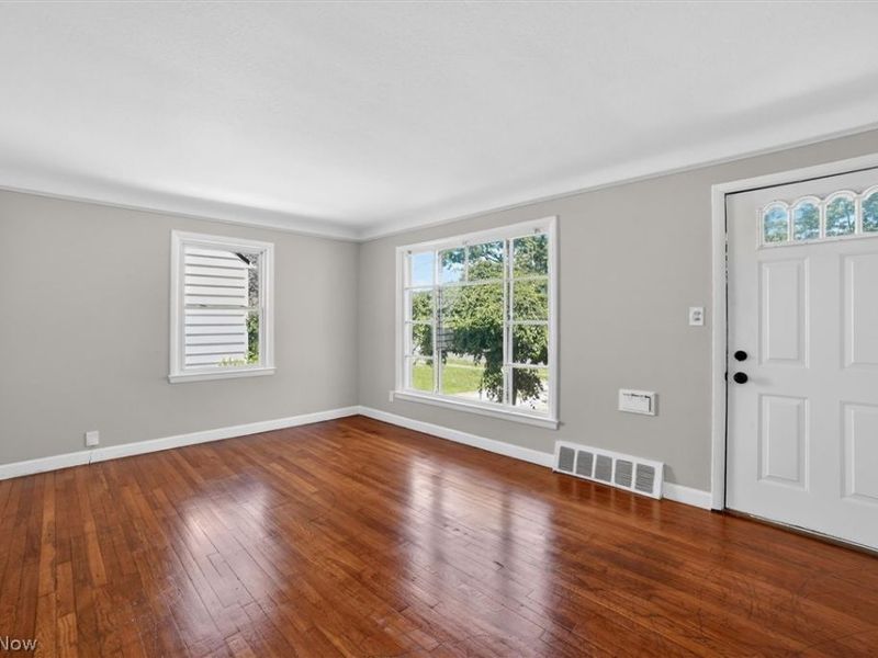 13776 Shady Oak Boulevard , Garfield Heights, OH 44125 Photo 2