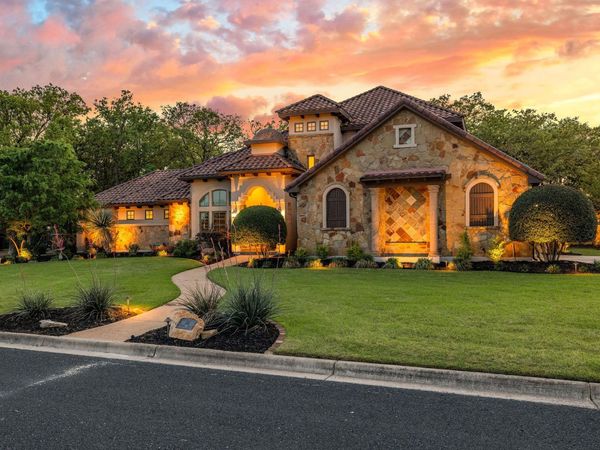 105 Hopewell CIR , Georgetown, TX 78628