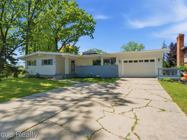 2549 Riverwood Drive, Port Huron, MI 48060