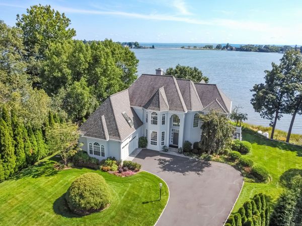 19 Weeds , Darien, CT 06820