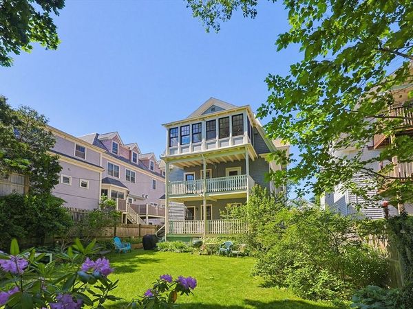 39 Sedgwick St, Unit 1, Boston, MA 02130