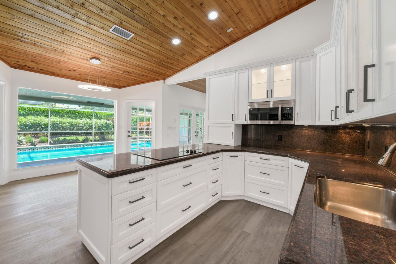 3185 St James Drive, Boca Raton, FL 33434 Photo